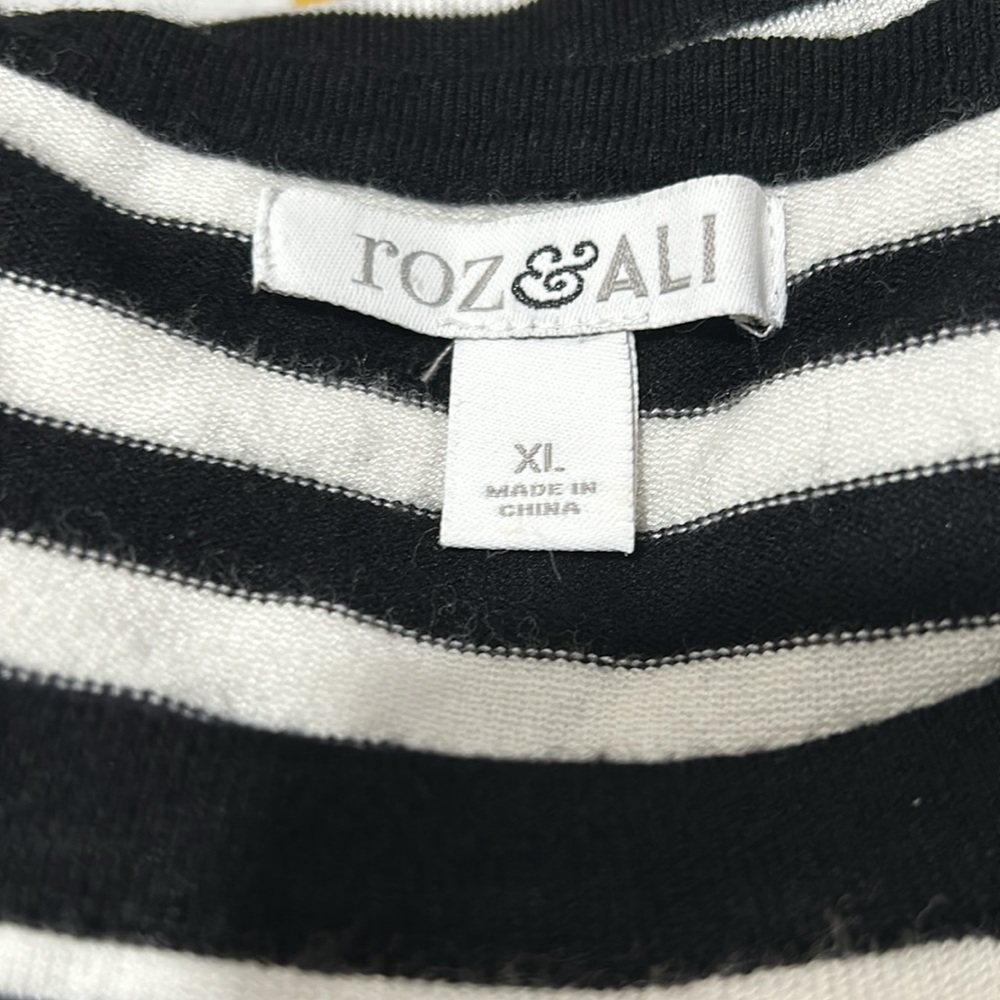🌺roz & Ali women’s tops black and white size XL GUC - Picture 6 of 7